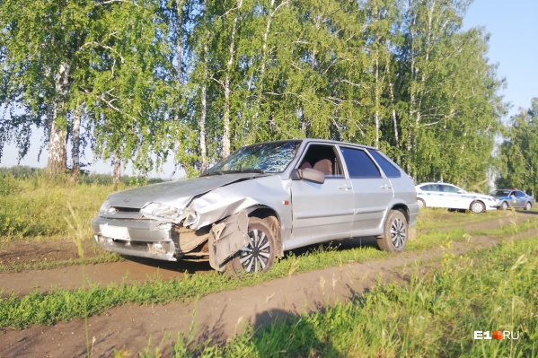Машину спрятали в лесополосе Машину спрятали в лесополосе