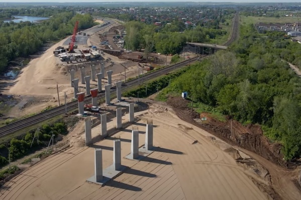 Часть пролета пройдет над железной дорогой Часть пролета пройдет над железной дорогой