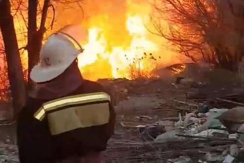 Замыкание проводов из-за пожара попало на видео Замыкание проводов из-за пожара попало на видео