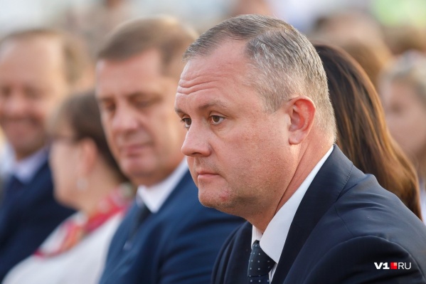 Губернатор Волгоградской области подписал заявление об увольнении вице-зама Губернатор Волгоградской области подписал заявление об увольнении вице-зама