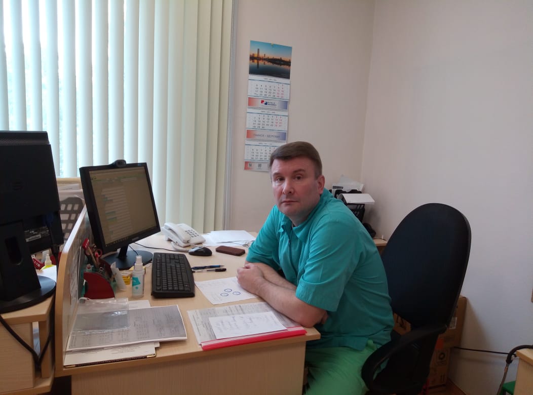 Алексей Кривоногов руководит мультидисциплинарной бригадой врачей
