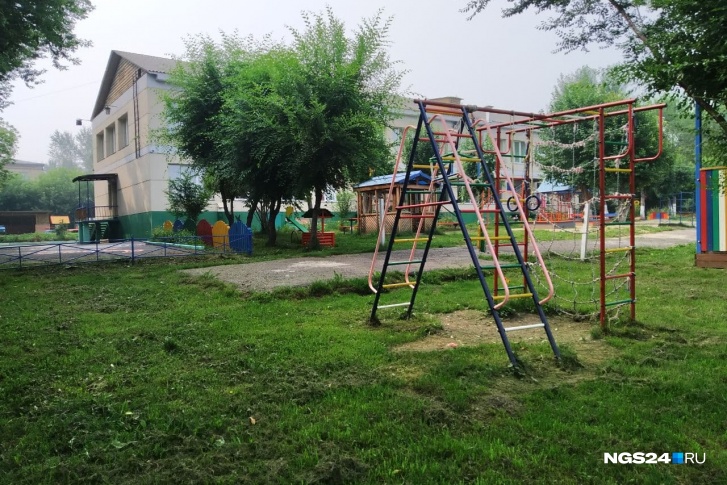 Дети не будут играть в активные игры на улице Дети не будут играть в активные игры на улице