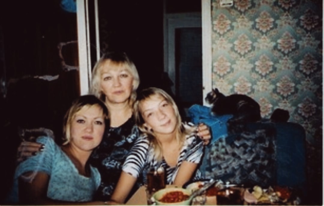 Тамара Оборина с дочками — Мариной и Ириной