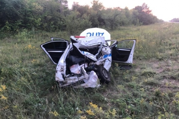 Автомобиль полицейских буквально смяло Автомобиль полицейских буквально смяло