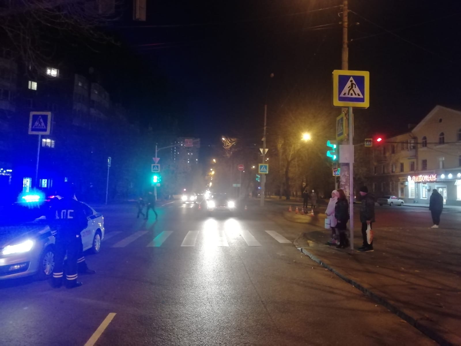 Перепутал сигналы светофора: в Екатеринбурге водитель KIA сбил мальчика на самокате, проехав на красный свет
