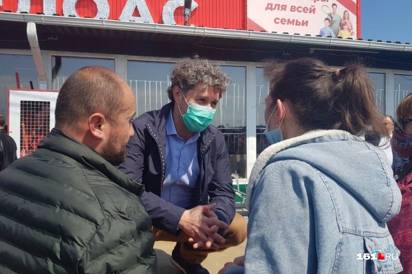 Александр Хуруджи посещал предпринимателей рынков во время их собраний Александр Хуруджи посещал предпринимателей рынков во время их собраний
