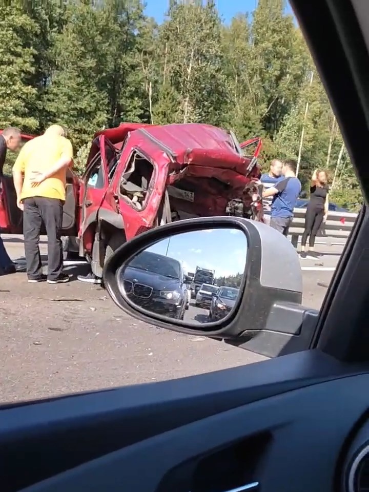 Скриншот видео из группы <a href="https://vk.com/wall-68471405_15605853" class="io-leave-page _" target="_blank">«ДТП и ЧП | Санкт-Петербург»</a>