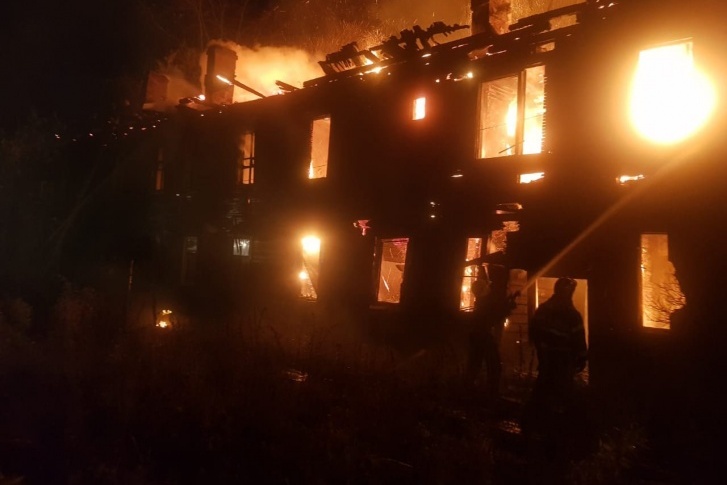 Один из самых крупных пожаров <a href="https://29.ru/text/incidents/2021/10/07/70178807/" class="_" target="_blank">произошел 7 октября</a> Один из самых крупных пожаров <a href="https://29.ru/text/incidents/2021/10/07/70178807/" class="_" target="_blank">произошел 7 октября</a>