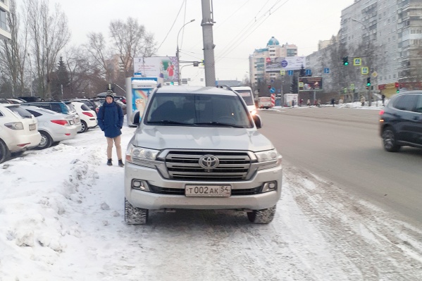 «Крузер» на тротуаре «Крузер» на тротуаре 