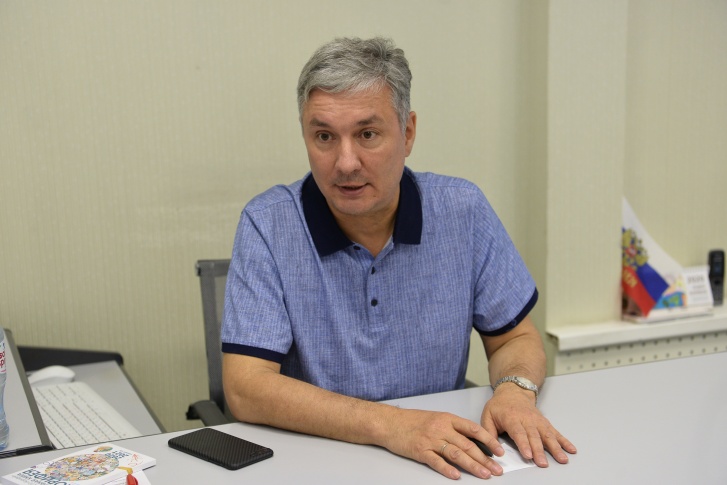 Директор МАОУ «Гимназия <nobr class="_">№ 210</nobr> "Корифей"» Алексей Алимович Бабетов Директор МАОУ «Гимназия <nobr class="_">№ 210</nobr> "Корифей"» Алексей Алимович Бабетов