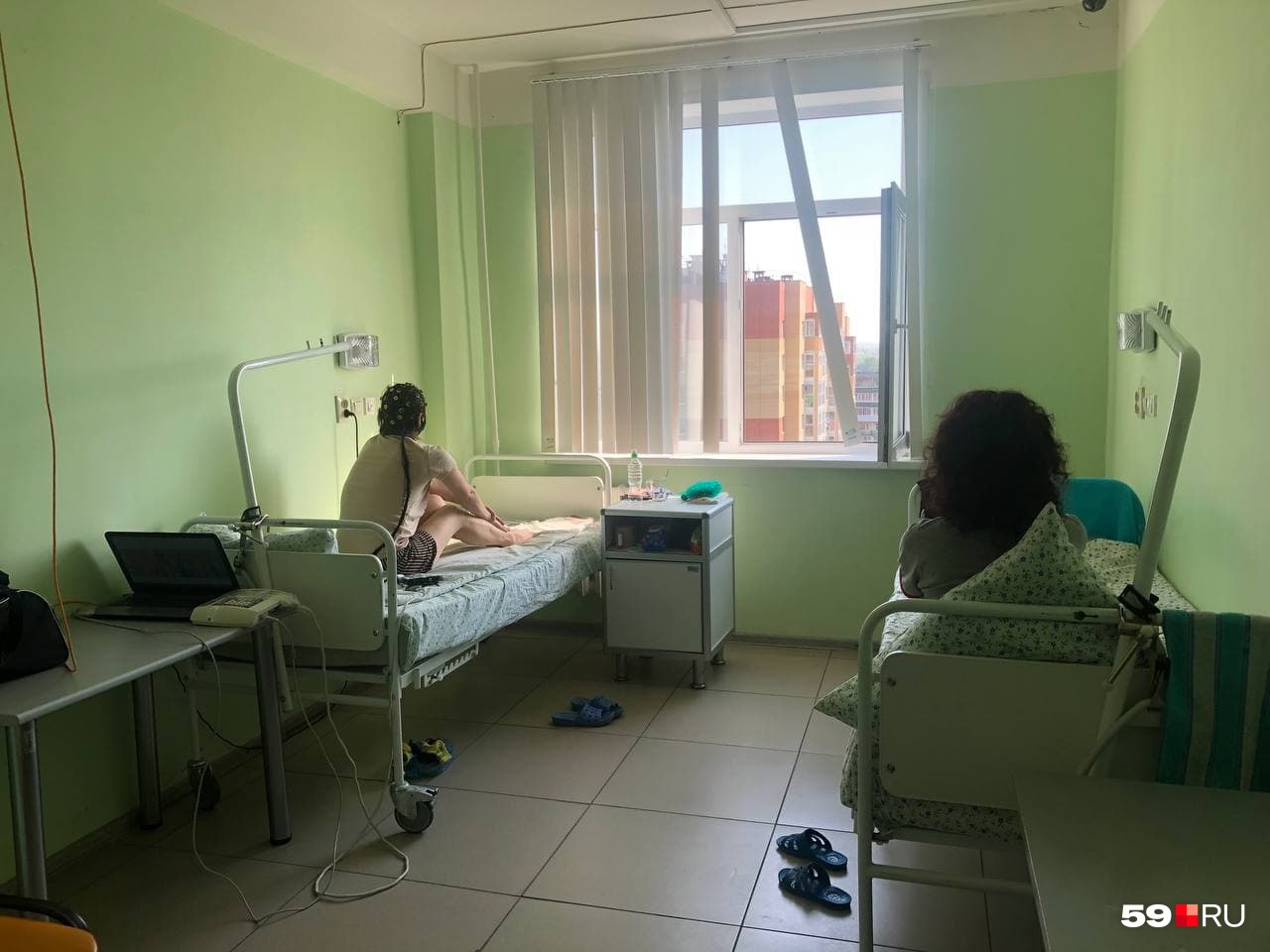 Одна пациентка находится на этапе диагностики, вторая уже ее прошла и ждет операцию Одна пациентка находится на этапе диагностики, вторая уже ее прошла и ждет операцию
