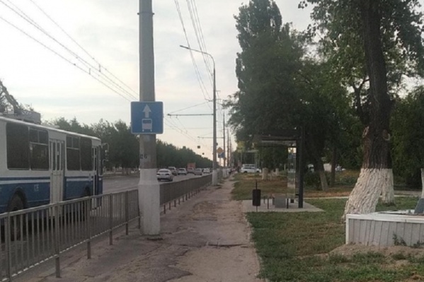 Новая «стекляшка» остановки появилась в районе улицы Енотаевской Новая «стекляшка» остановки появилась в районе улицы Енотаевской