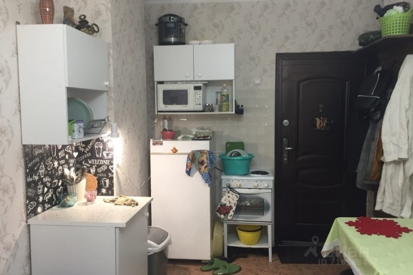 Большинство квартир этого сегмента расположены в старых районах, в домах с секционками или гостинками Большинство квартир этого сегмента расположены в старых районах, в домах с секционками или гостинками
