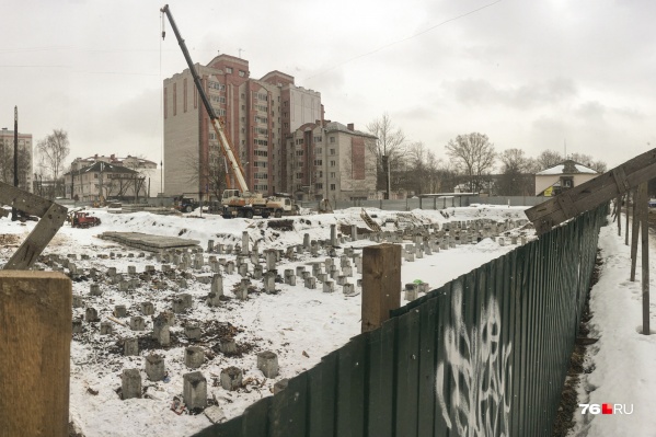 В одну стройку хотят втиснуть еще несколько зданий В одну стройку хотят втиснуть еще несколько зданий