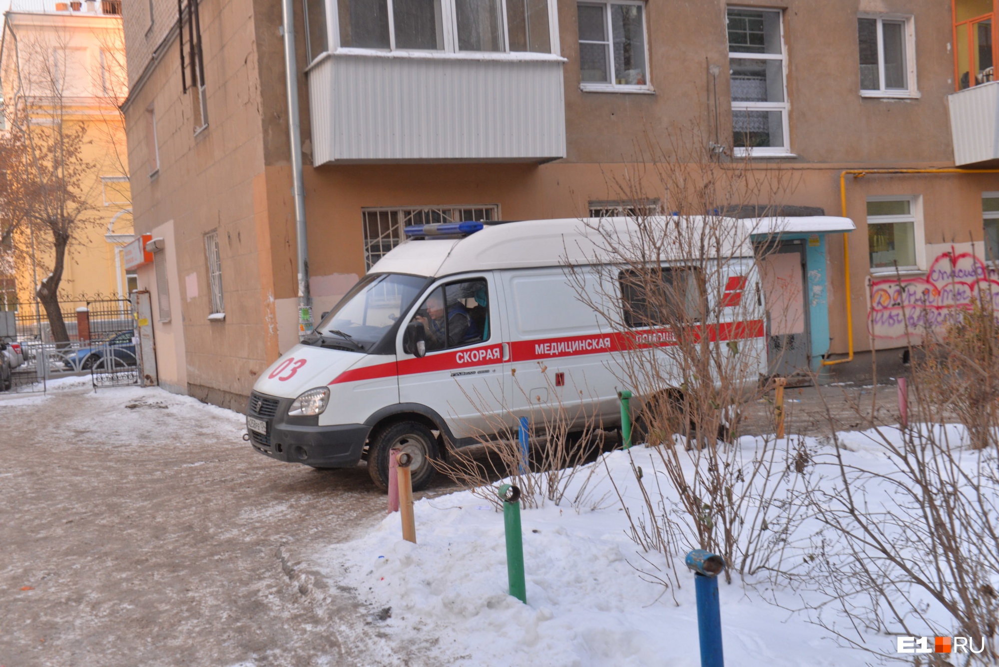 Пандемия отступает? В Екатеринбурге в четыре раза сократилось число «ковидных» вызовов скорой помощи