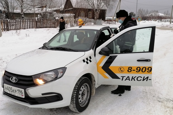Уральские автоинспекторы провели массовые проверки таксистов Уральские автоинспекторы провели массовые проверки таксистов