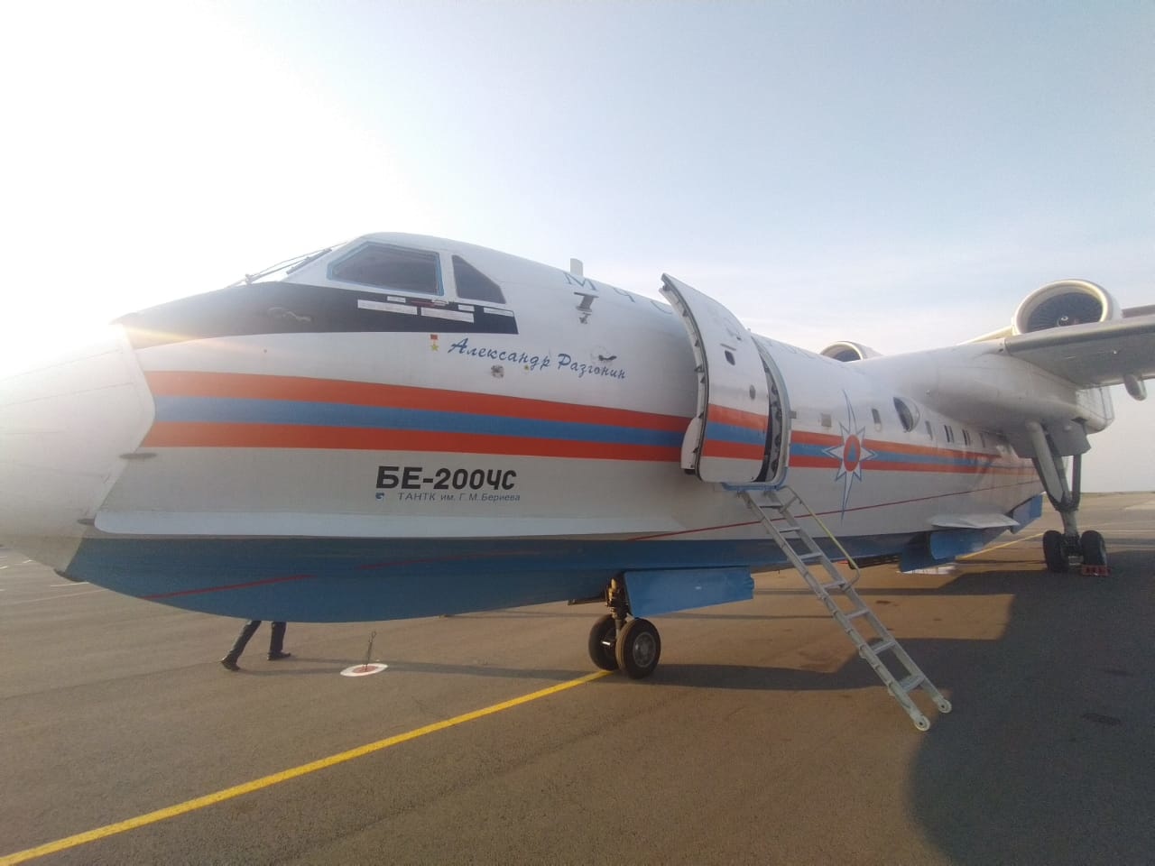 Самолет Бе-200 направили в Челябинскую область по решению руководства МЧС России