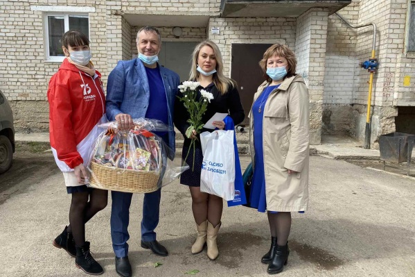 В преддверии Дня Победы в рамках акции «Подарок ветерану» представители партии «Единая Россия», волонтёры и депутаты всех уровней навестят фронтовиков В преддверии Дня Победы в рамках акции «Подарок ветерану» представители партии «Единая Россия», волонтёры и депутаты всех уровней навестят фронтовиков