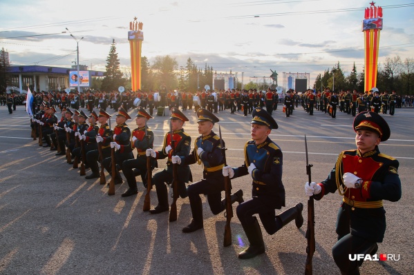 Эфир начнется в 19:00 Эфир начнется в 19:00