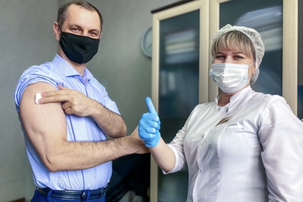 Работники предприятия получают вакцину без очередей и ожидания Работники предприятия получают вакцину без очередей и ожидания