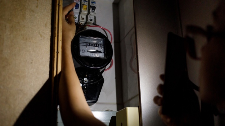 Можно разморозить холодильник: кому в Волгограде отключат свет 9 сентября