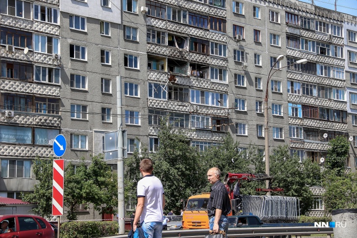 Жители оставили дом на Краснодонцев, 17 сразу после взрыва в июле прошлого года Жители оставили дом на Краснодонцев, 17 сразу после взрыва в июле прошлого года