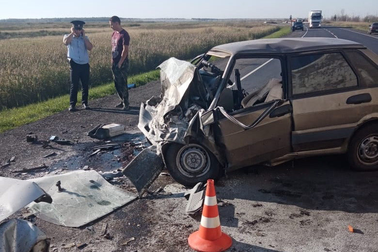 В тройном ДТП с фурой на трассе Тюмень — Омск погибли два водителя