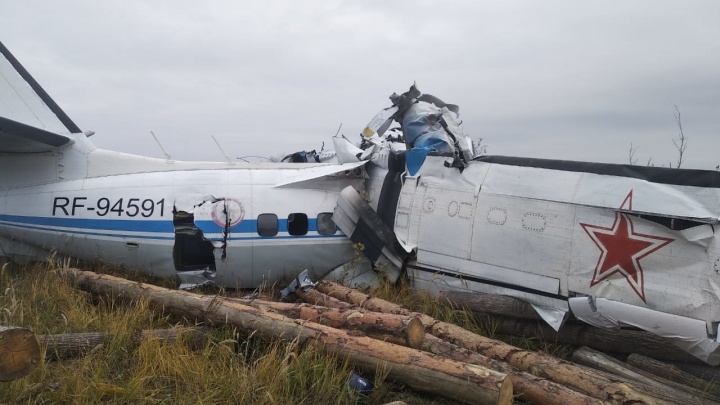 В Татарстане рухнул самолет с парашютистами: последние новости