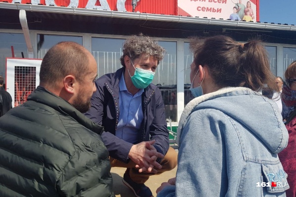 Накануне Александр Хуруджи приезжал пообщаться с бизнесменами Накануне Александр Хуруджи приезжал пообщаться с бизнесменами