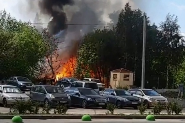 Пожар произошел в заброшенном здании на улице Петра Кожемяко Пожар произошел в заброшенном здании на улице Петра Кожемяко
