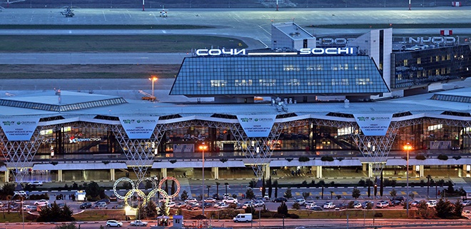 При посадке в аэропорту Сочи в самолет ударила молния