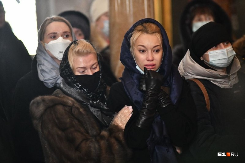 На прощальной церемонии близким Владимира Белоглазова было тяжело, несмотря на все слова поддержки На прощальной церемонии близким Владимира Белоглазова было тяжело, несмотря на все слова поддержки