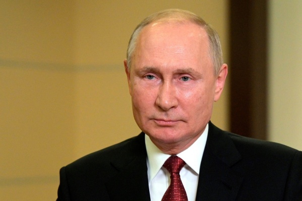 До этого президент назначил дополнительные выплаты пенсионерам и военным До этого президент назначил дополнительные выплаты пенсионерам и военным