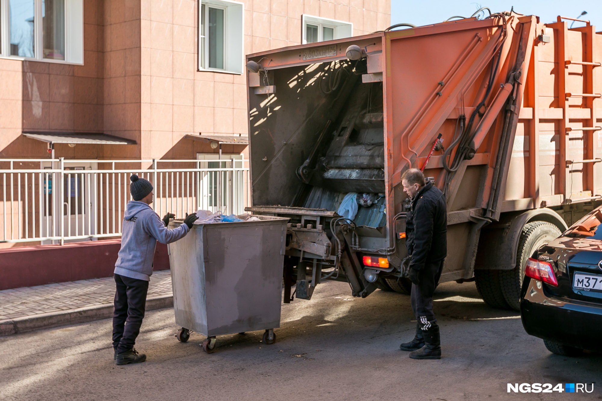 Регоператор через суд увеличил тариф на вывоз мусора с правого берега на 32%