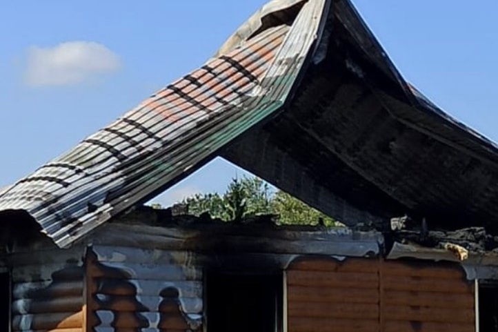 Сгоревший дом в Максимовке