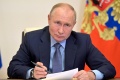 Путин поручил ввести выходные на вакцинацию и закрыть рестораны и клубы на ночь
