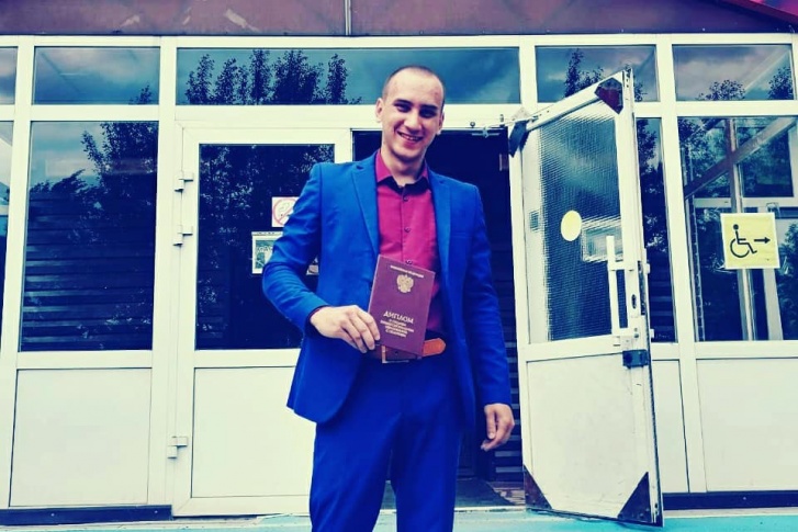 Антонов получил диплом и отправился в военкомат