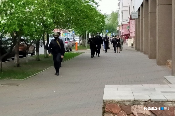 Сотрудники полиции вышли на улицы города Сотрудники полиции вышли на улицы города
