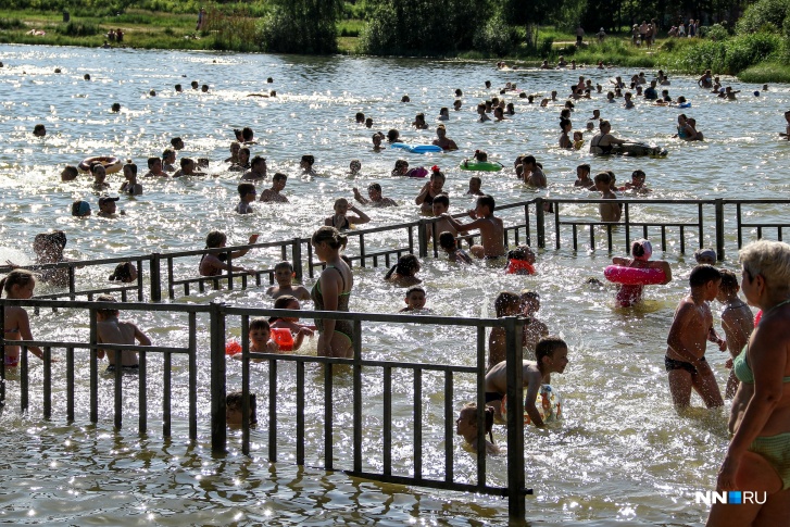 На протяжении нескольких дней в Нижнем Новгороде стояла <a href="https://www.nn.ru/text/summer/2021/06/22/69984176/" class="_" target="_blank">аномально высокая температура</a> На протяжении нескольких дней в Нижнем Новгороде стояла <a href="https://www.nn.ru/text/summer/2021/06/22/69984176/" class="_" target="_blank">аномально высокая температура</a>