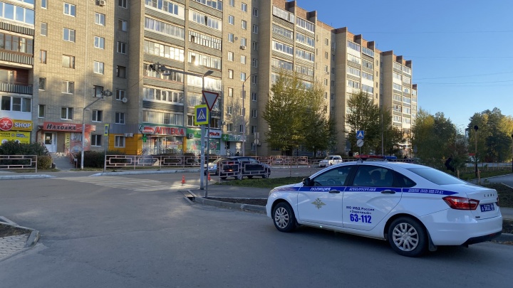 На Урале шестилетний ребенок на велосипеде попал под колеса автомобиля