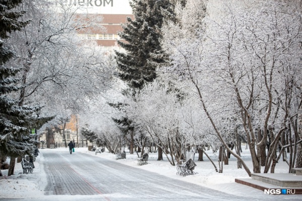 Первомайский сквер — один из самых посещаемых в городе. В первую очередь за счет транзита, а еще, конечно, из-за близости к метро и инфраструктуре Первомайский сквер — один из самых посещаемых в городе. В первую очередь за счет транзита, а еще, конечно, из-за близости к метро и инфраструктуре