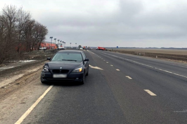 Удар пришелся в правую сторону иномарки Удар пришелся в правую сторону иномарки