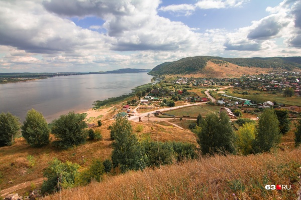 Поселок находится в окружении национального парка «Самарская Лука» и Жигулёвского заповедника Поселок находится в окружении национального парка «Самарская Лука» и Жигулёвского заповедника