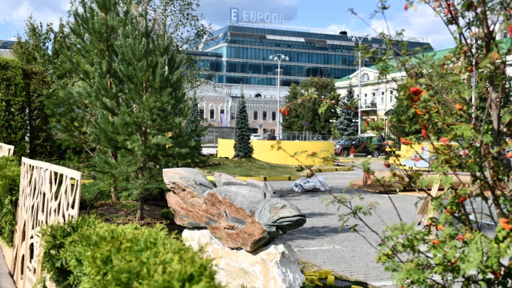 На главной площади Екатеринбурга снова возведут сады. Потом их развезут по районам города