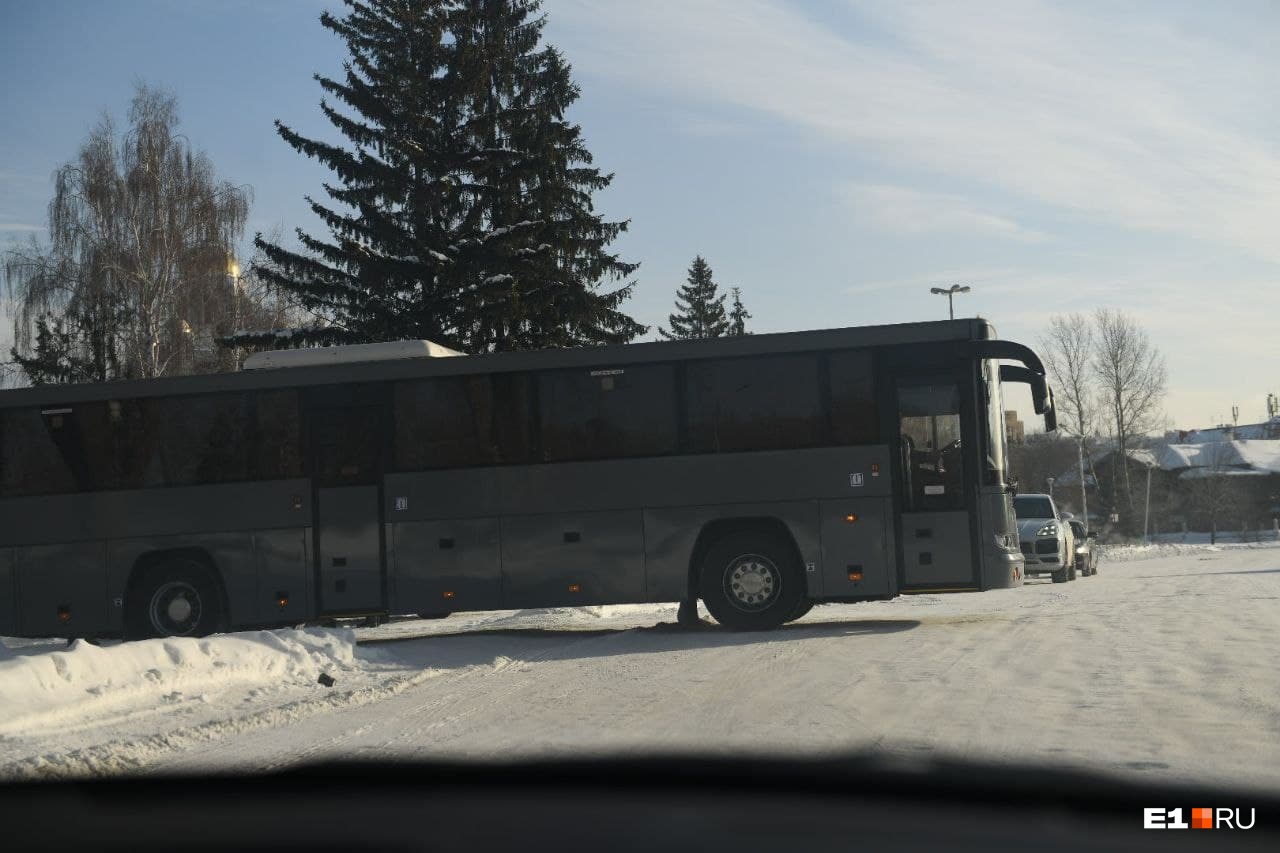В этом автобусе заметили ОМОН В этом автобусе заметили ОМОН