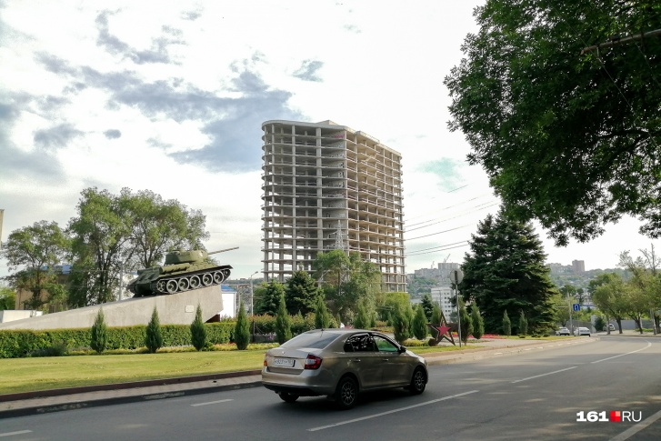Недострой на Гвардейской площади в Ростове превратят в комплекс с офисами и апартаментами