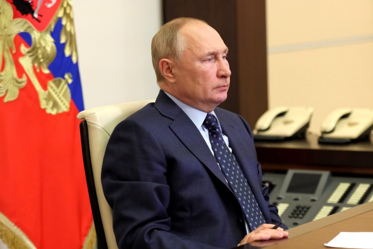 Путин поручил правительству в течение месяца подготовить новые меры соцподдержки Путин поручил правительству в течение месяца подготовить новые меры соцподдержки