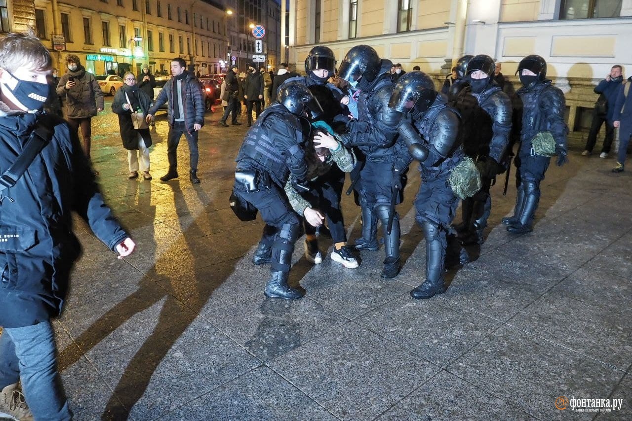 Сегодня проходили. ОМОН на площади Восстания. Разгон митингов в Петербурге.