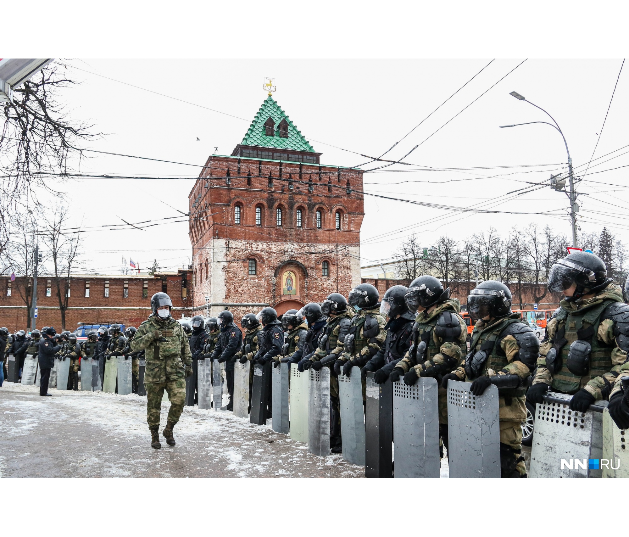 В прошлый раз площадь Минина и Пожарского стала финальной точкой шествия. В этот раз силовики этого не допустили и перекрыли ее полностью В прошлый раз площадь Минина и Пожарского стала финальной точкой шествия. В этот раз силовики этого не допустили и перекрыли ее полностью