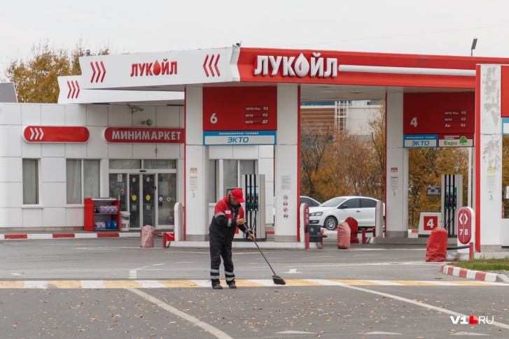 Автомобилистов поздравили с Днем народного единства очередным повышением цен на топливо Автомобилистов поздравили с Днем народного единства очередным повышением цен на топливо